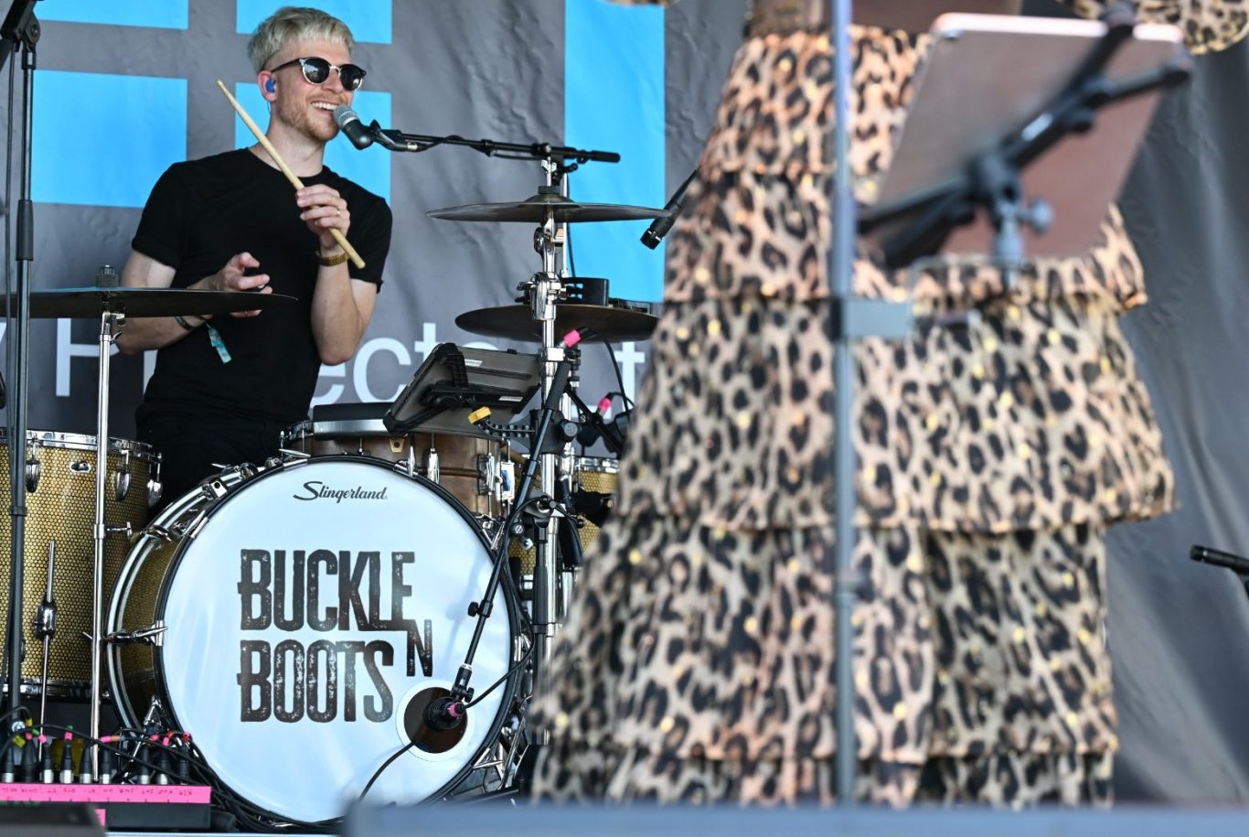 BUCKLE N BOOTS live performance BUCKLE N BOOTS live performance at the ChiddFest 2025